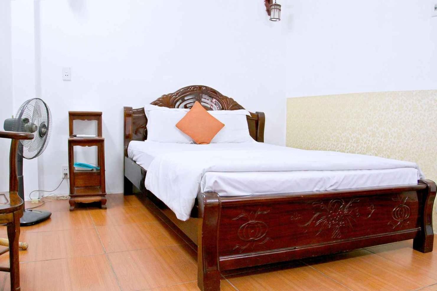 Hoang Cuong Hotel 15 Nguyen Thai Hoc 河内 外观 照片