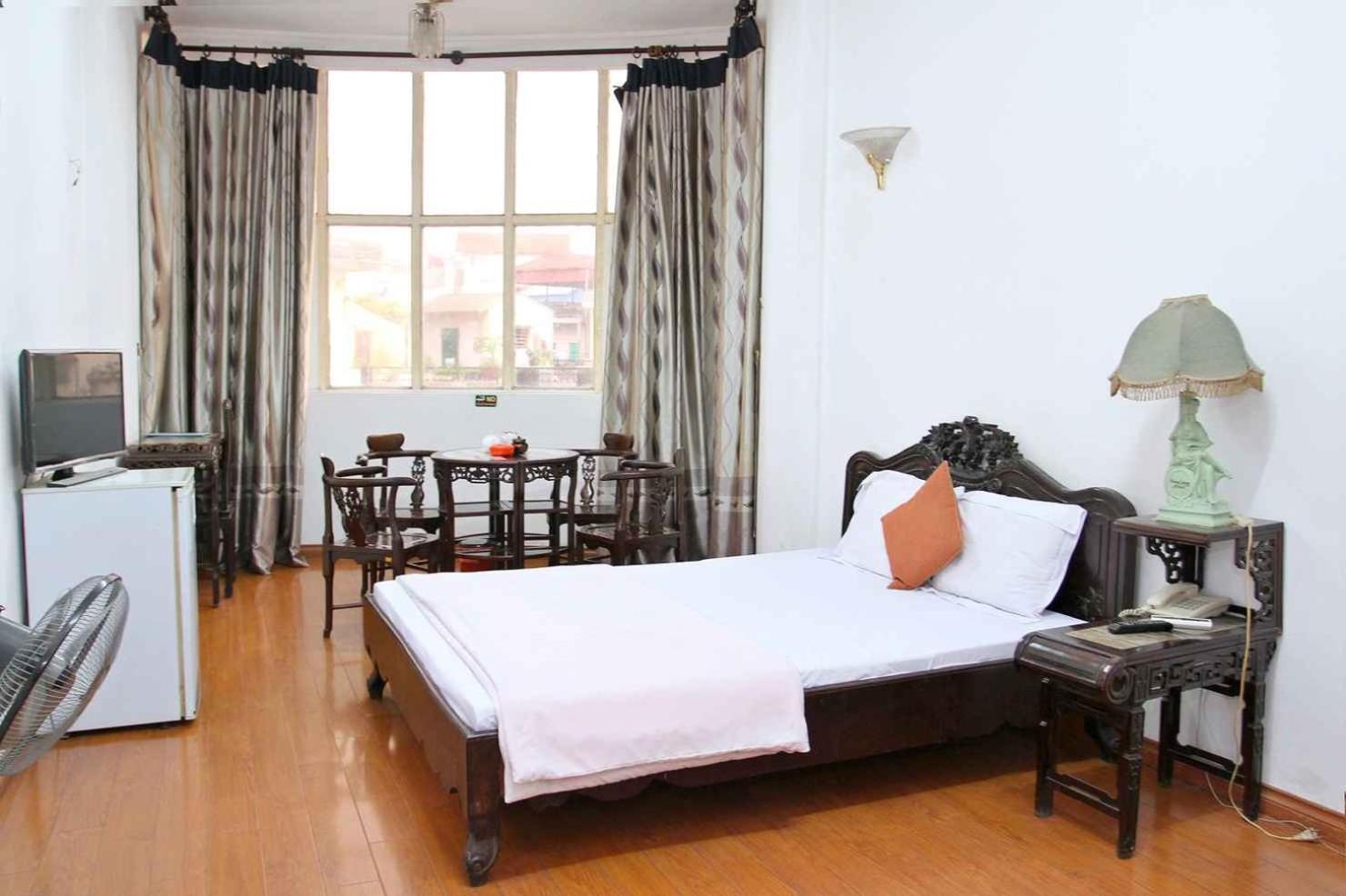 Hoang Cuong Hotel 15 Nguyen Thai Hoc 河内 外观 照片