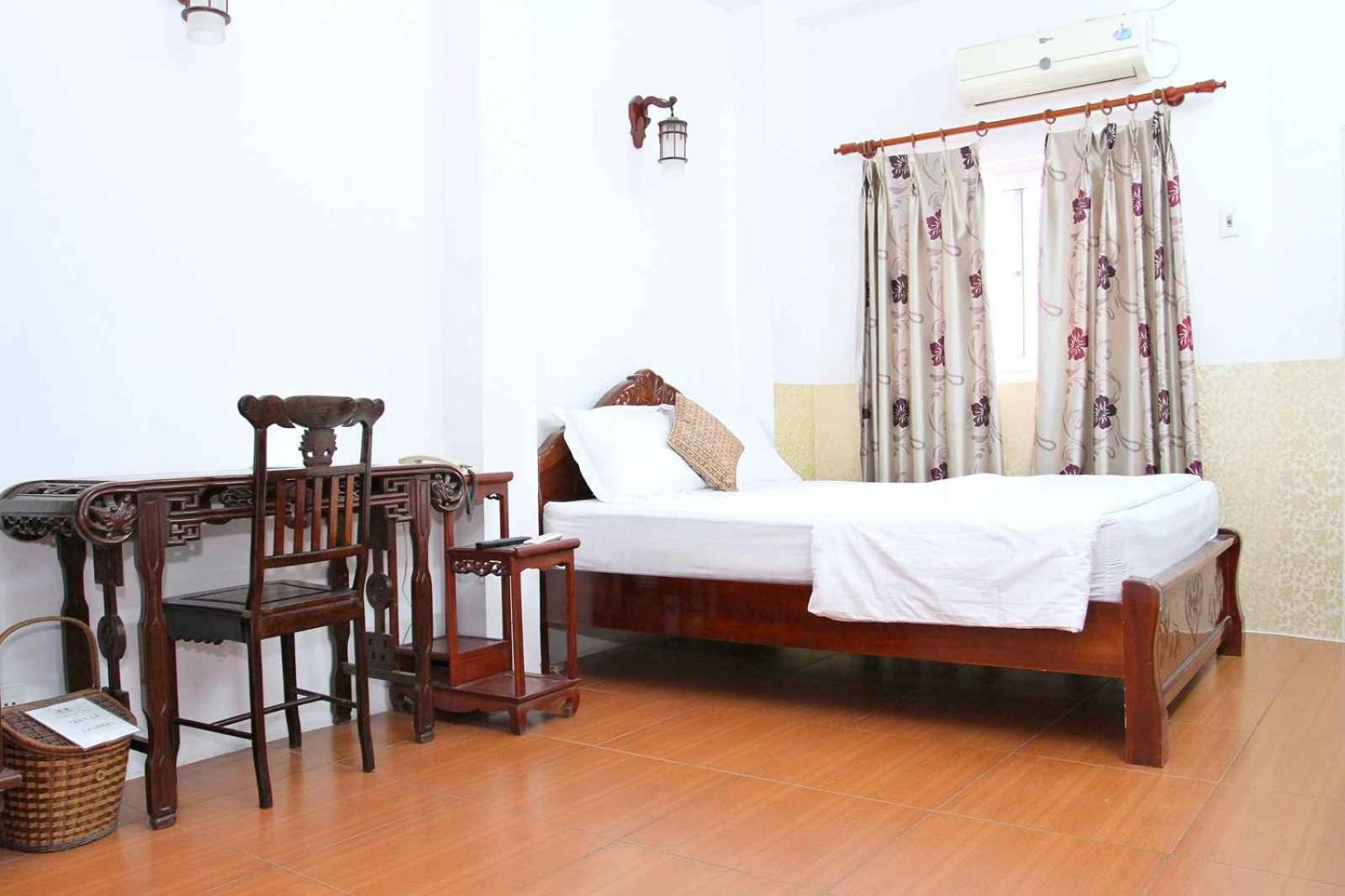 Hoang Cuong Hotel 15 Nguyen Thai Hoc 河内 外观 照片