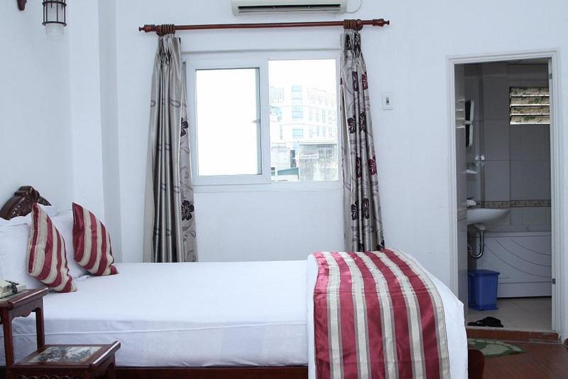 Hoang Cuong Hotel 15 Nguyen Thai Hoc 河内 外观 照片