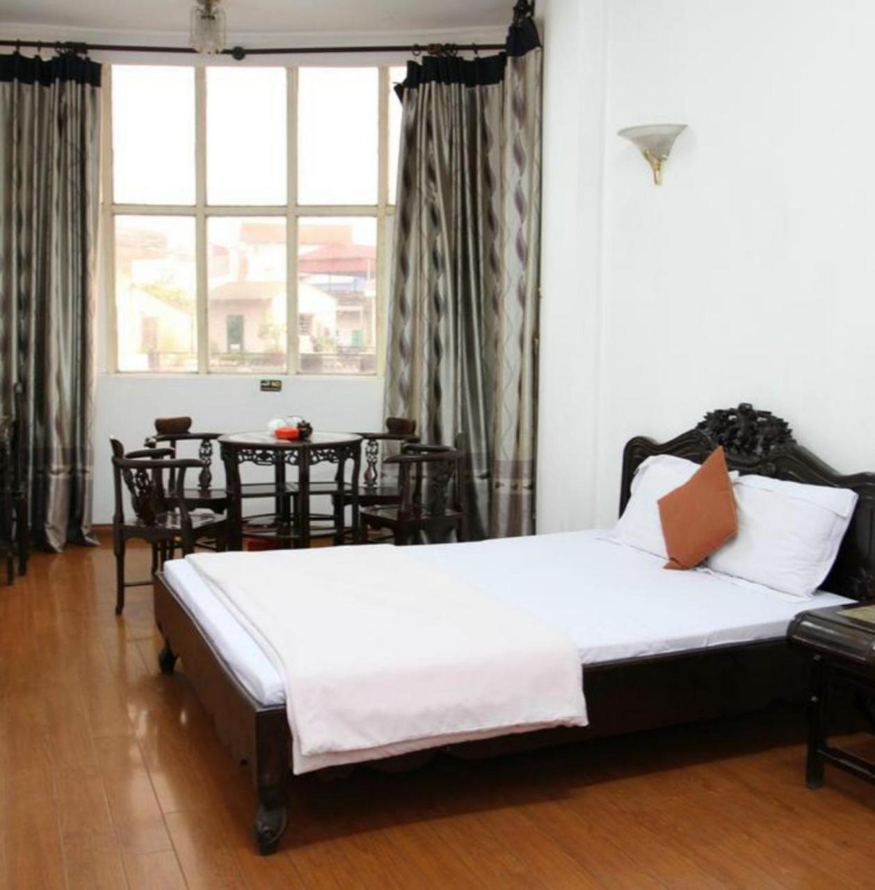 Hoang Cuong Hotel 15 Nguyen Thai Hoc 河内 外观 照片